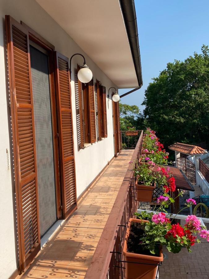B&B Rox E Claudia Lugnola Zewnętrze zdjęcie